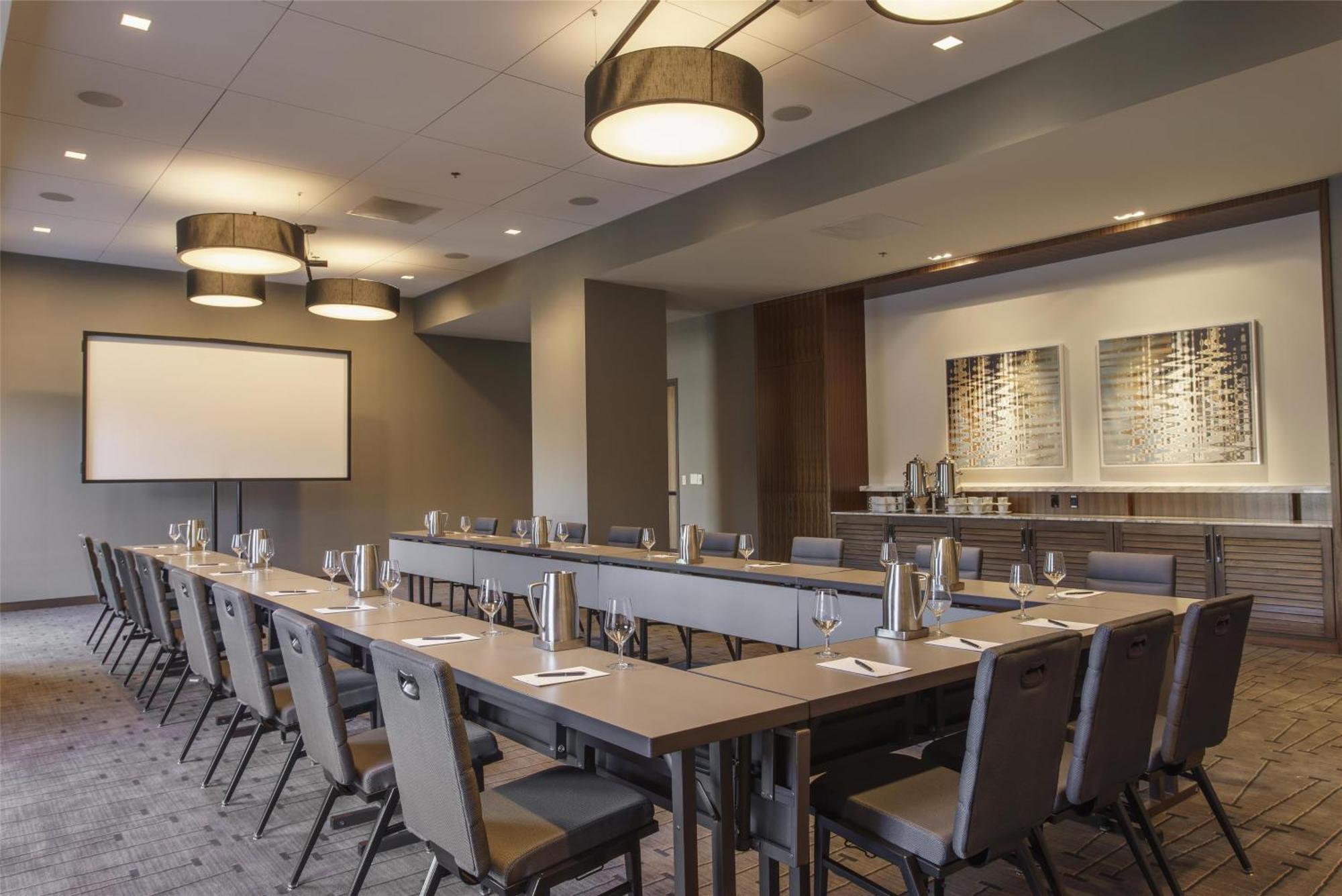 Hyatt Regency Center Hotel 4*