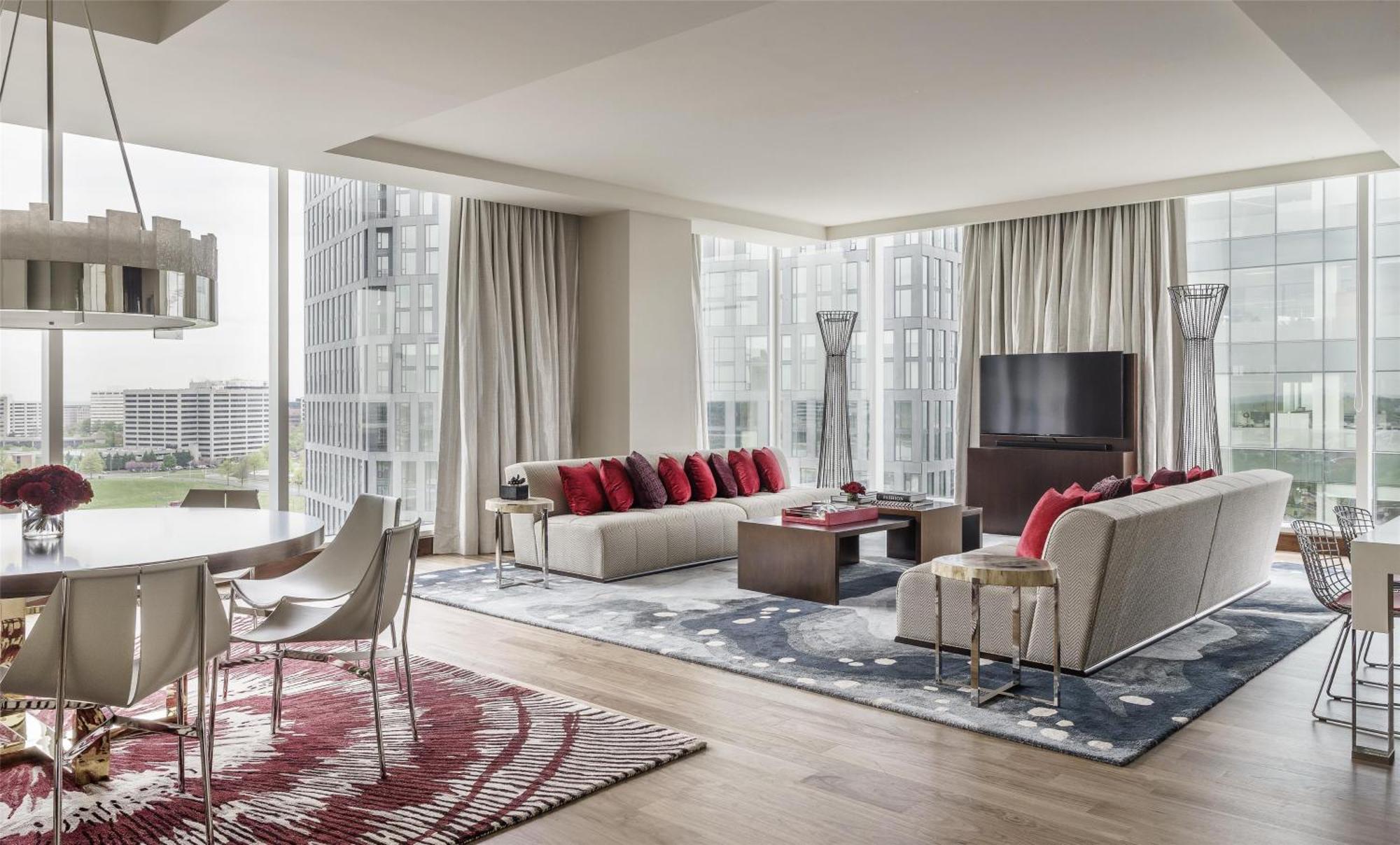 Hyatt Regency Center 4*