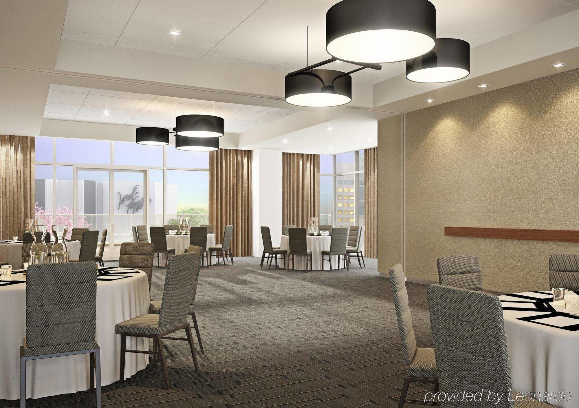 Hyatt Regency Center 4*